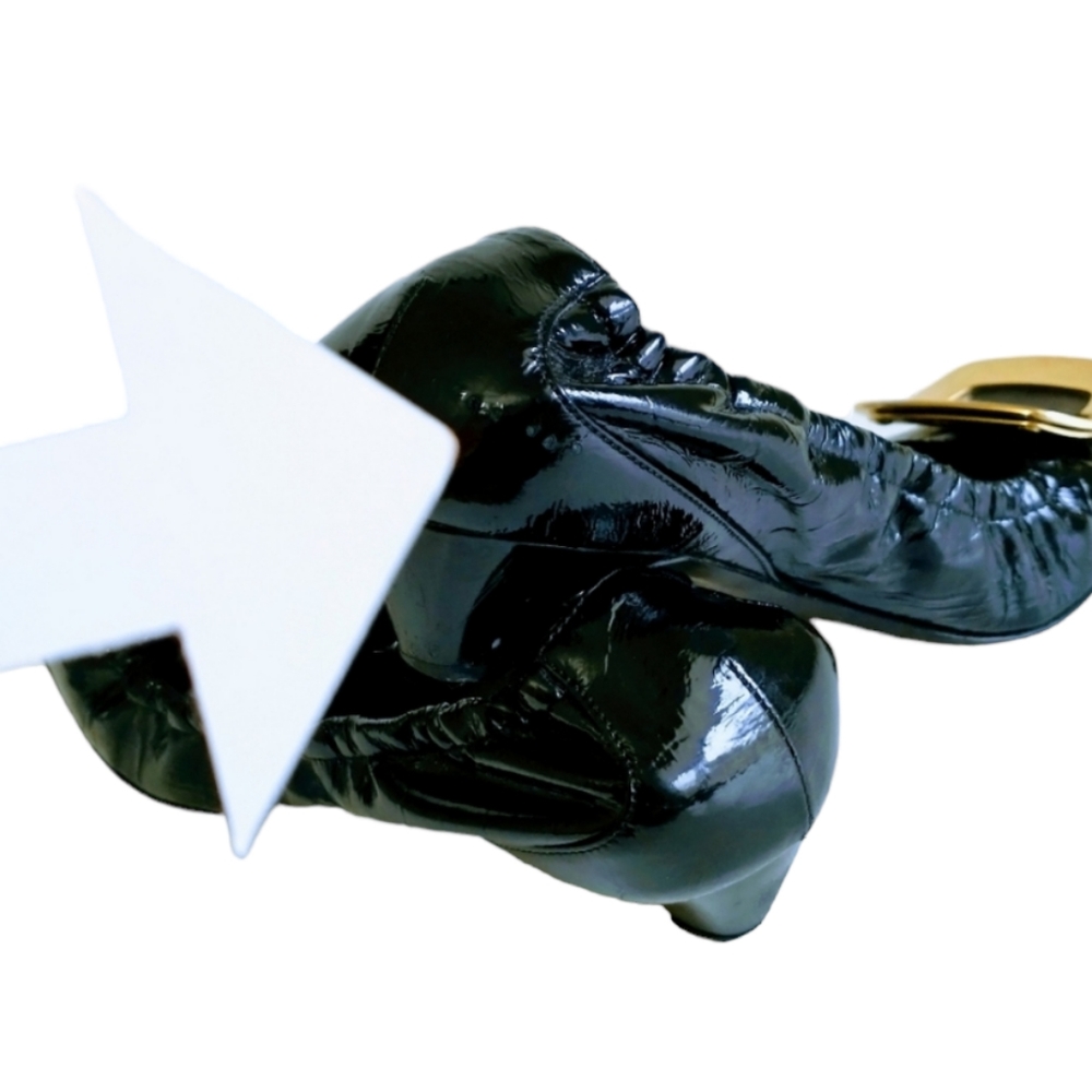 💯 Authentic Roger Vivier ( Made in Italy) Patent Leather Heels. (size/8) - Picture 9 of 12
